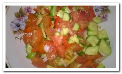 салат с огурцами и помидорами